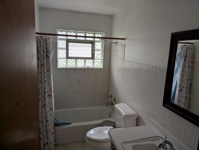 219 W 79th Street, Burr Ridge, IL 60527