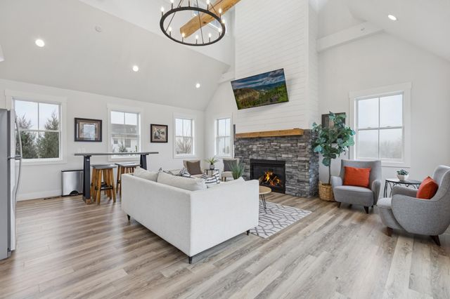 8689 Deerwood Lane N, Maple Grove, MN 55369