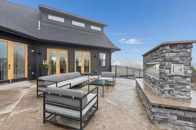 8689 Deerwood Lane N, Maple Grove, MN 55369