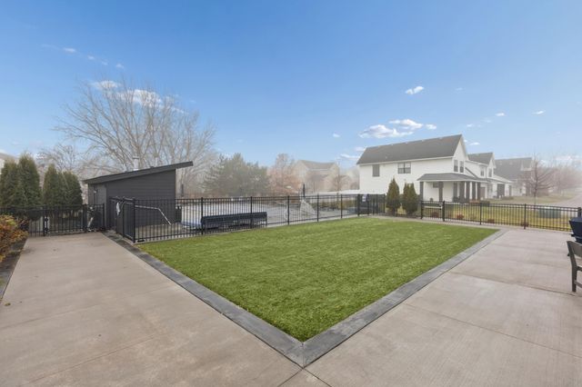 8689 Deerwood Lane N, Maple Grove, MN 55369