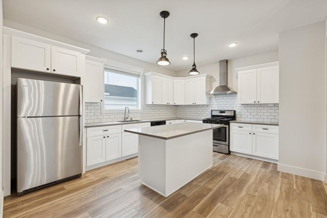 8689 Deerwood Lane N, Maple Grove, MN 55369