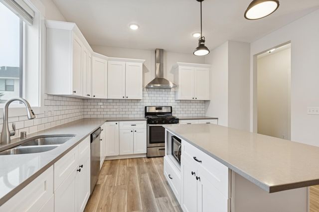 8689 Deerwood Lane N, Maple Grove, MN 55369