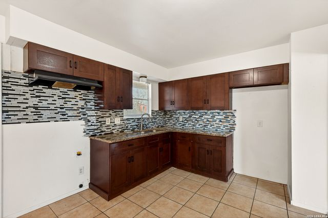 5823 Castle Brook, San Antonio, TX 78218