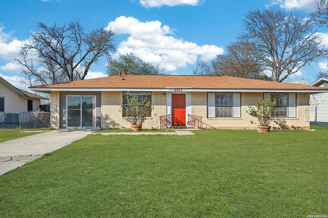 5823 Castle Brook, San Antonio, TX 78218