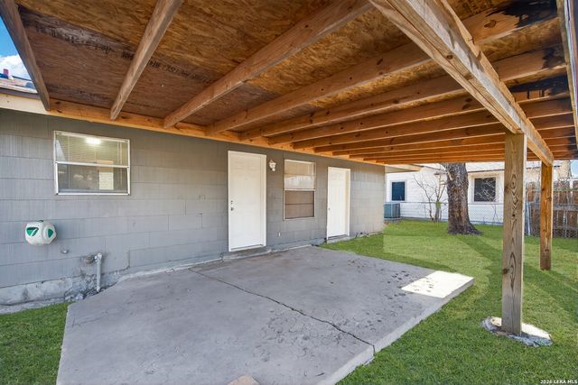 5823 Castle Brook, San Antonio, TX 78218