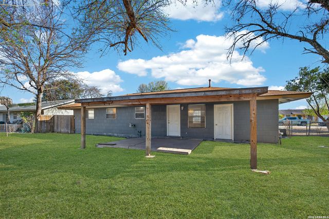 5823 Castle Brook, San Antonio, TX 78218