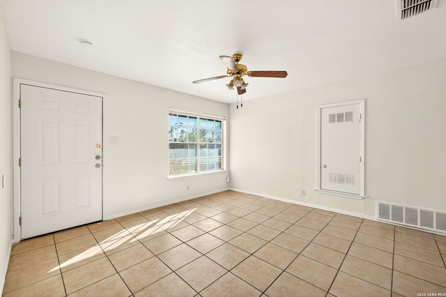 5823 Castle Brook, San Antonio, TX 78218