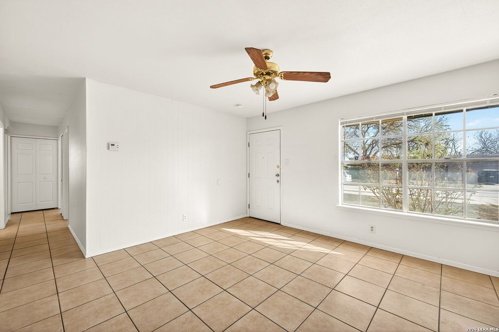 5823 Castle Brook, San Antonio, TX 78218