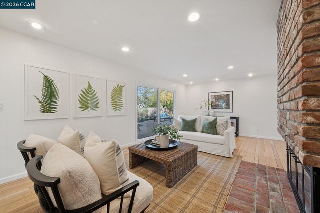 300 Constance Place, Moraga, CA 94556