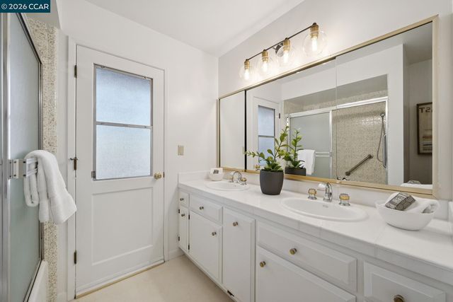 300 Constance Place, Moraga, CA 94556