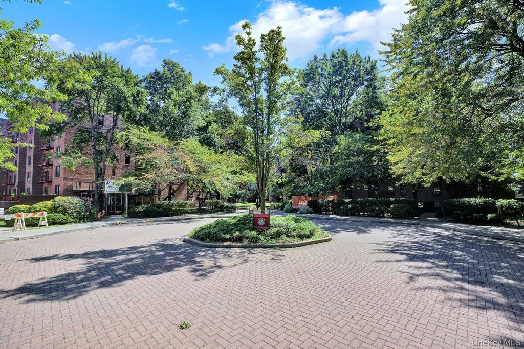 150-10 71st Avenue 6H, Flushing, NY 11367 — photo 2