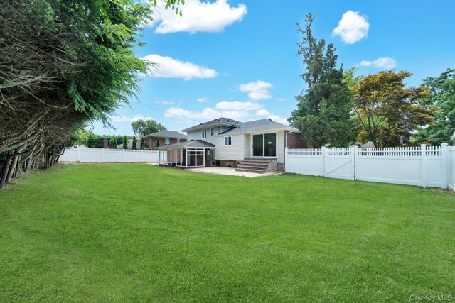 59 Eastfield Lane, Melville, NY 11747