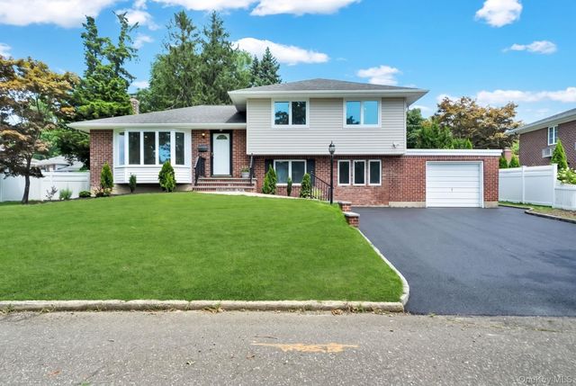 59 Eastfield Lane, Melville, NY 11747