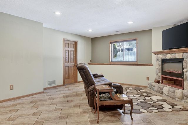 10029 Dogwood Street NW, Coon Rapids, MN 55448