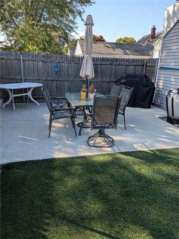 329 Pullen Avenue, Pawtucket, RI 02861