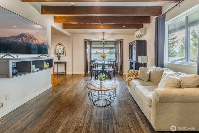 25710 Pacific St, Black Diamond, WA 98010