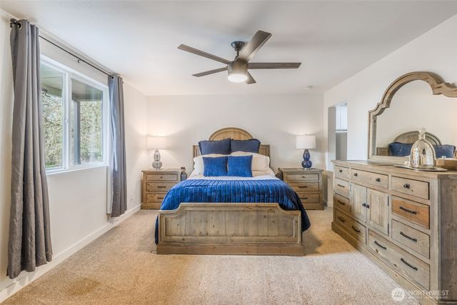 25710 Pacific St, Black Diamond, WA 98010