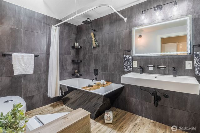 25710 Pacific St, Black Diamond, WA 98010