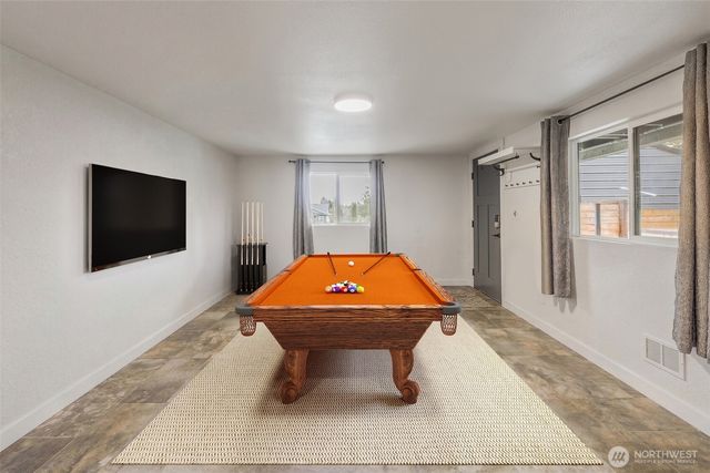 25710 Pacific St, Black Diamond, WA 98010