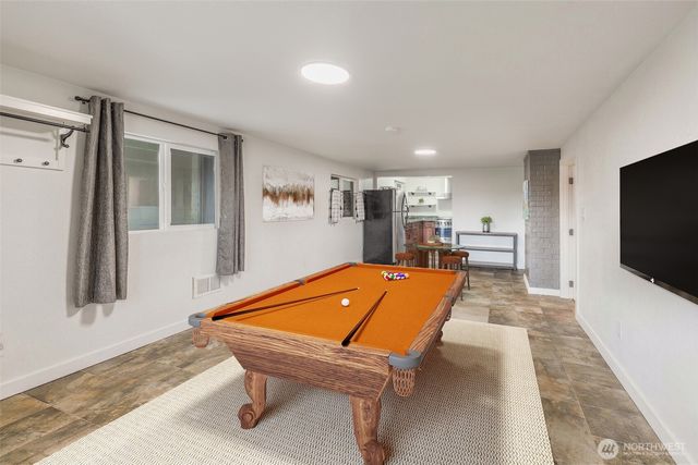 25710 Pacific St, Black Diamond, WA 98010