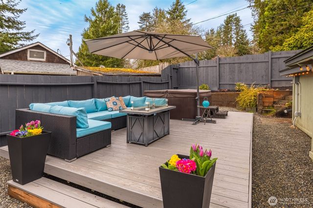 25710 Pacific St, Black Diamond, WA 98010