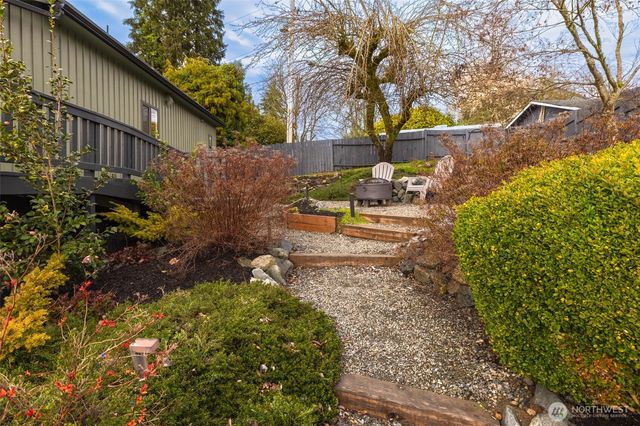 25710 Pacific St, Black Diamond, WA 98010