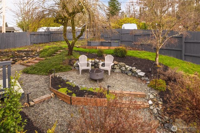 25710 Pacific St, Black Diamond, WA 98010