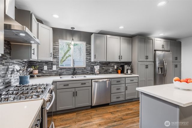 25710 Pacific St, Black Diamond, WA 98010