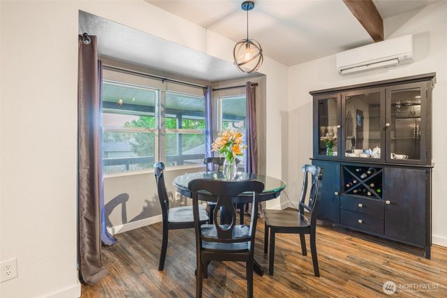 25710 Pacific St, Black Diamond, WA 98010