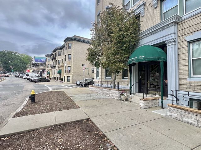 1427 Commonwealth 204, Boston, MA 02135
