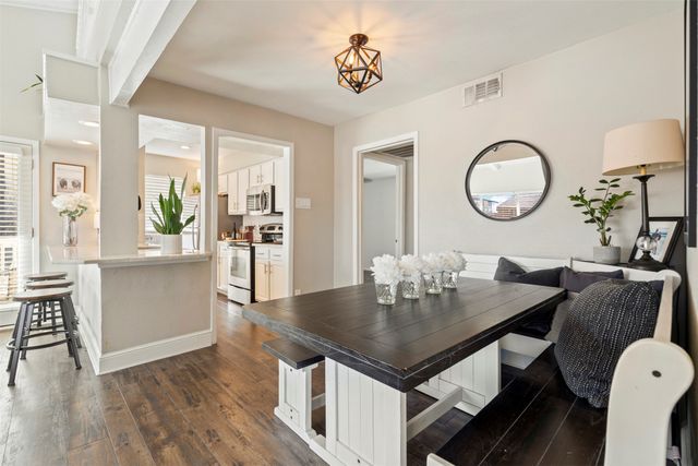 5916 Sandhurst Lane 225, Dallas, TX 75206