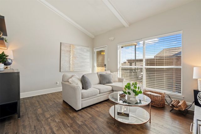 5916 Sandhurst Lane 225, Dallas, TX 75206