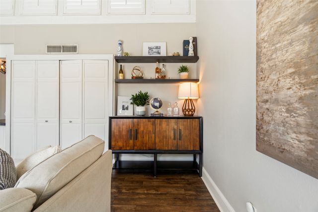 5916 Sandhurst Lane 225, Dallas, TX 75206