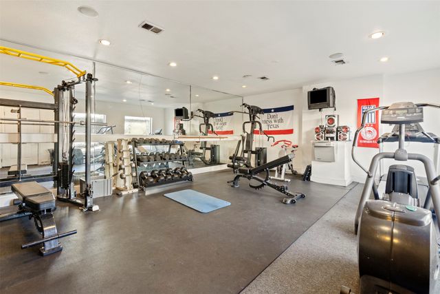 5916 Sandhurst Lane 225, Dallas, TX 75206