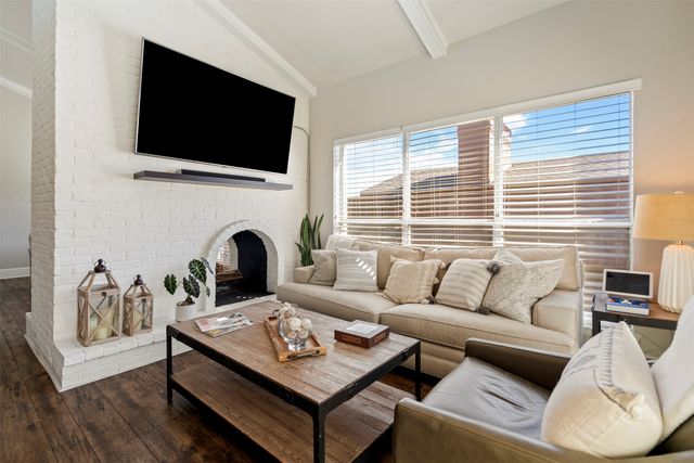 5916 Sandhurst Lane 225, Dallas, TX 75206