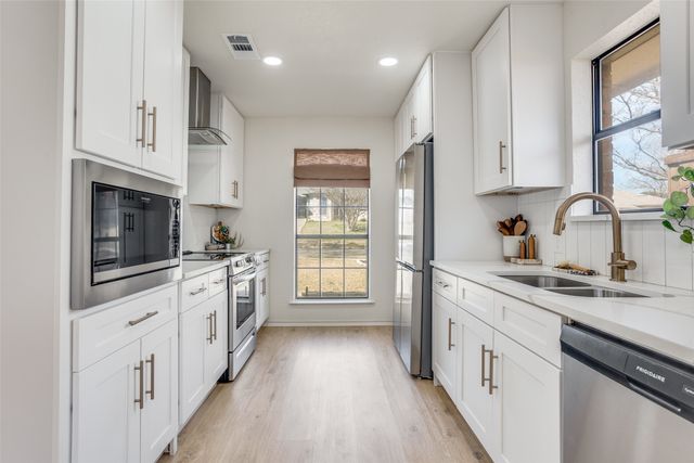 1526 Ginger Drive, Carrollton, TX 75007