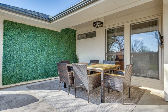 1526 Ginger Drive, Carrollton, TX 75007