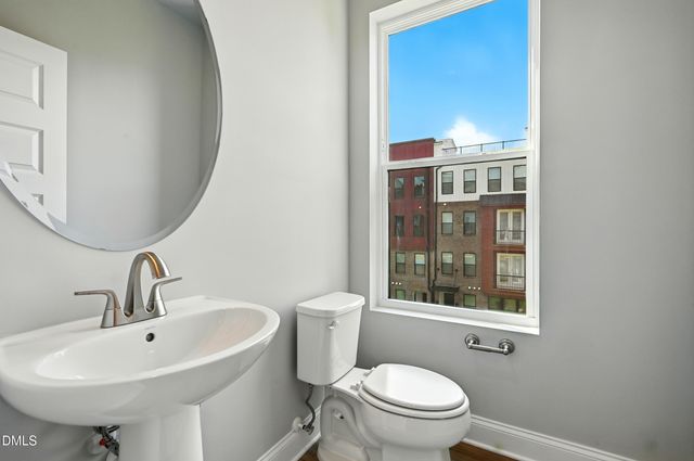 1242 Coach Station Alley 201, Raleigh, NC 27601