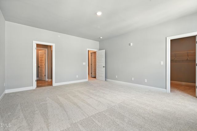 1242 Coach Station Alley 201, Raleigh, NC 27601