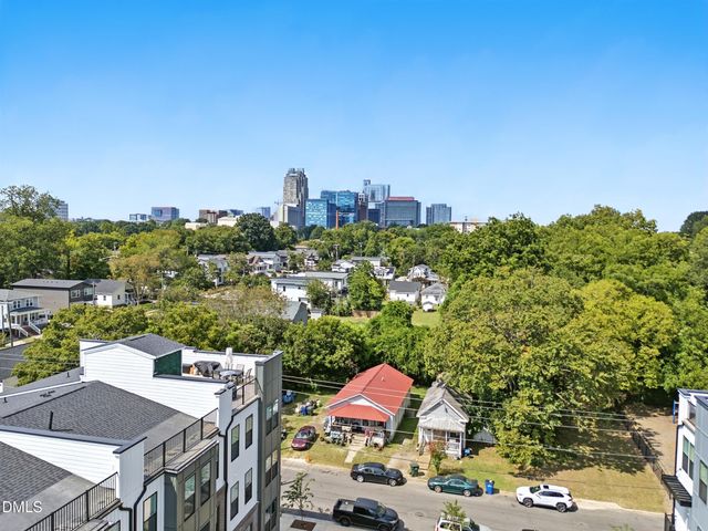 1242 Coach Station Alley 201, Raleigh, NC 27601