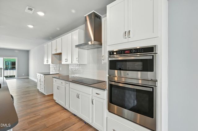 1242 Coach Station Alley 201, Raleigh, NC 27601