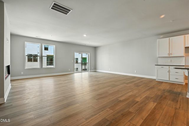 1242 Coach Station Alley 201, Raleigh, NC 27601