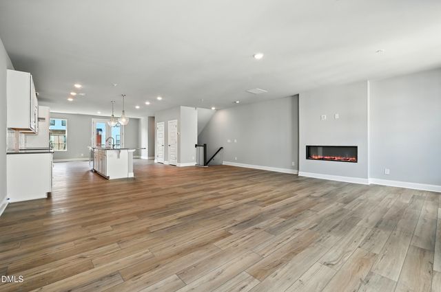 1242 Coach Station Alley 201, Raleigh, NC 27601