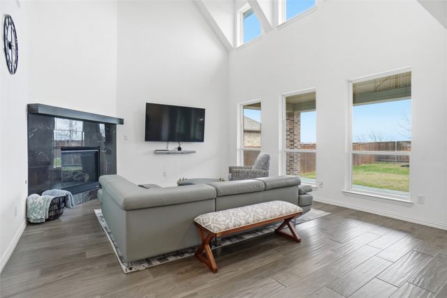 2073 Cloverfern Way, Haslet, TX 76052