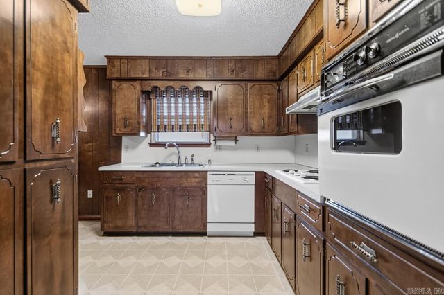 2 Linda Cove, Jacksonville, AR 72076