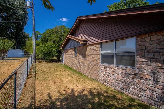 2 Linda Cove, Jacksonville, AR 72076