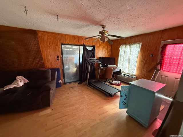 110 County Road 4637, Hondo, TX 78861