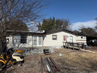 110 County Road 4637, Hondo, TX 78861