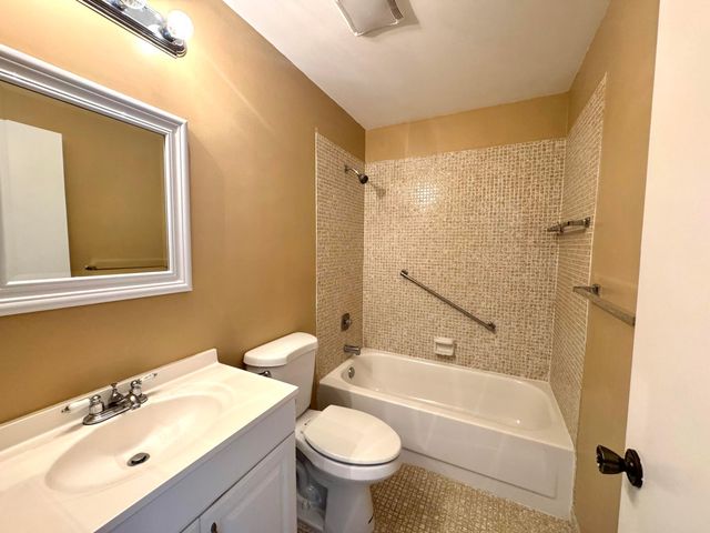 900 S Normandy Lane, Delray Beach, FL 33484