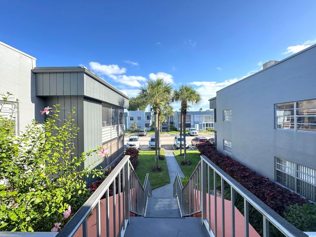 900 S Normandy Lane, Delray Beach, FL 33484